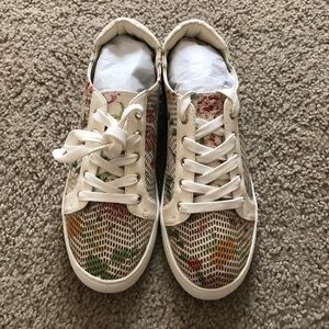 Vince Camuto Sneakers (BNWB)